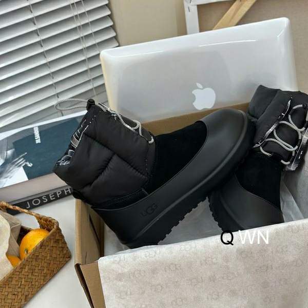 Picture of UGG Shoes _SKUUGGsz35-40WN100519835